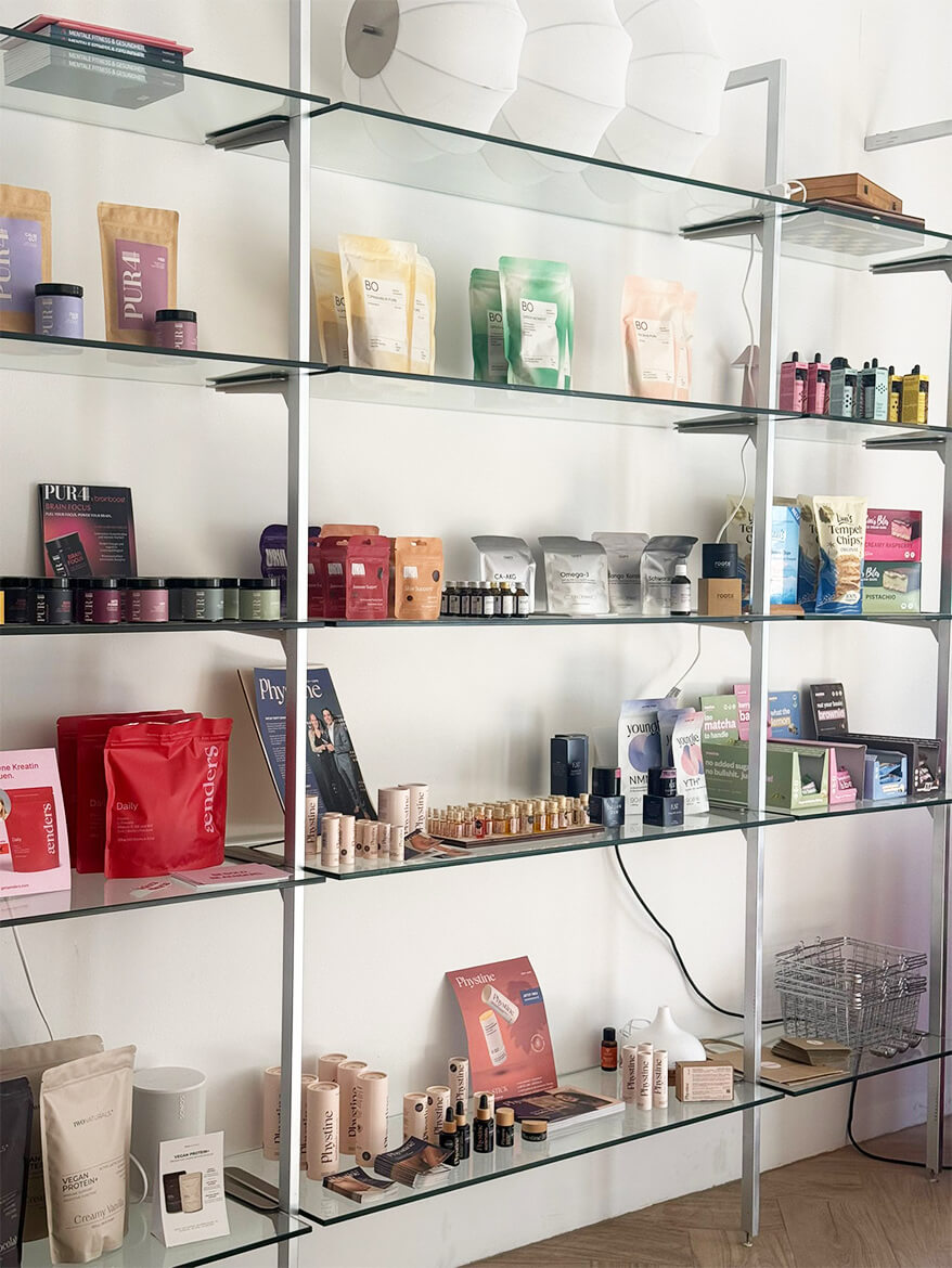 4-BeautyStudies-Exkursion-Longevity-Bar-Produkte